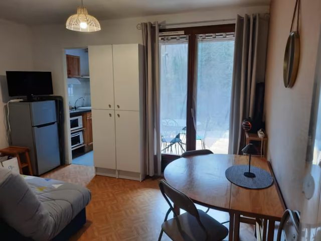 27eb9b64-0f8f-4df3-8468-775c93bef667