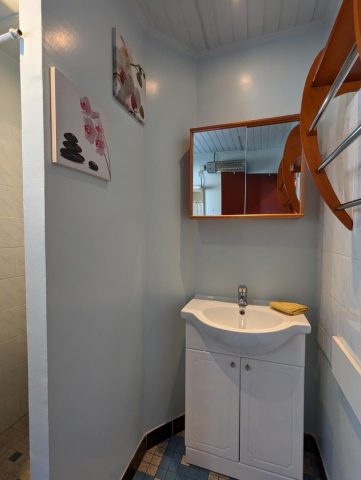 31G100024-d0a349ce8c9f4f08ab03ad34fc55a5a7