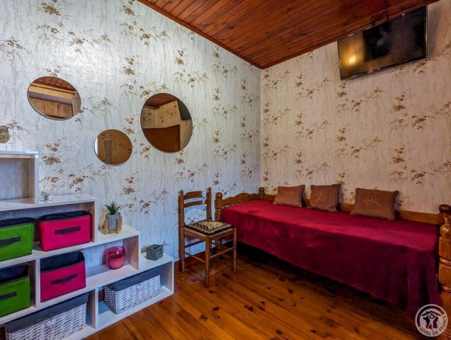 31G100024-e635983da9c74db1ac92407a596eb47c