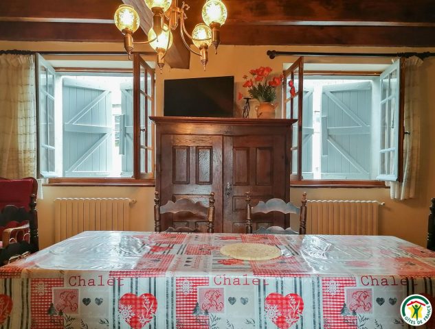 31G100084-443dcb6026a3433eb59b0977c158c590