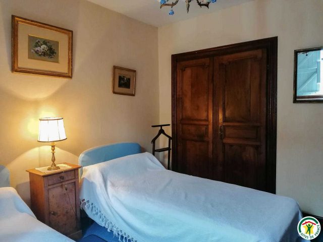 31G100084-eb30258f0be845f79f69450eff7b1594