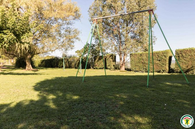 31G100135-202ee9382ca54f42a3805510359819fd