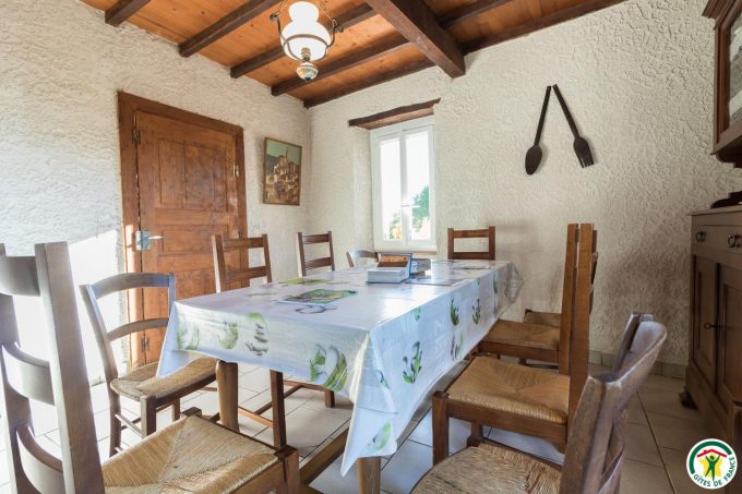 31G100135-20487bf5804f43aea8069086e35f1f47