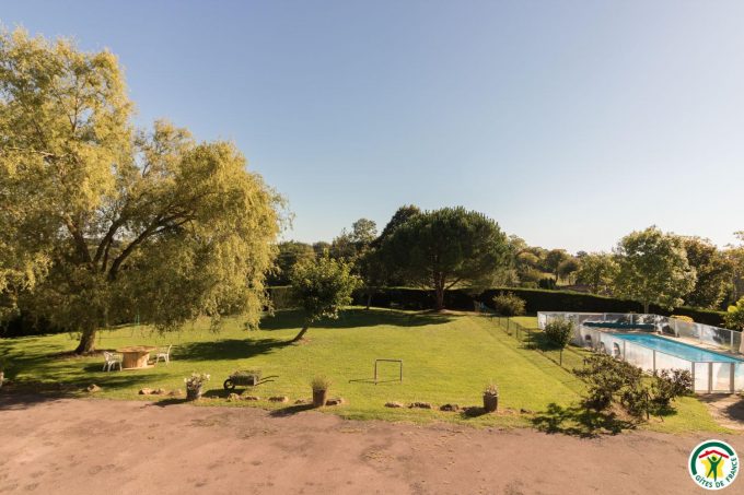 31G100135-21280e730aff427da5c9989667d660e4