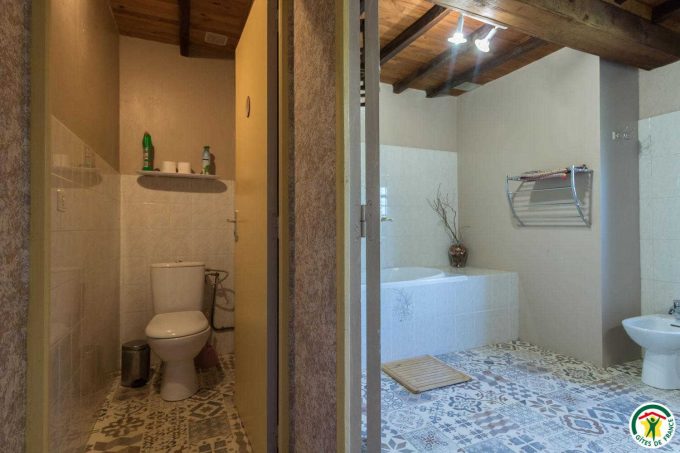 31G100135-288ce157320f4358bf8dbc6a10502ea9