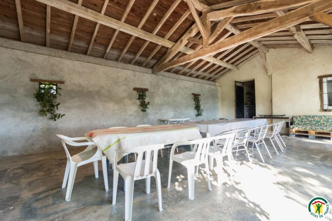 31G100135-38f419c890b34dd49b3f2aac30506894