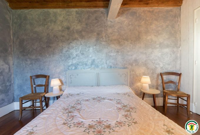 31G100135-59b45348db8749019377077fdda1acec