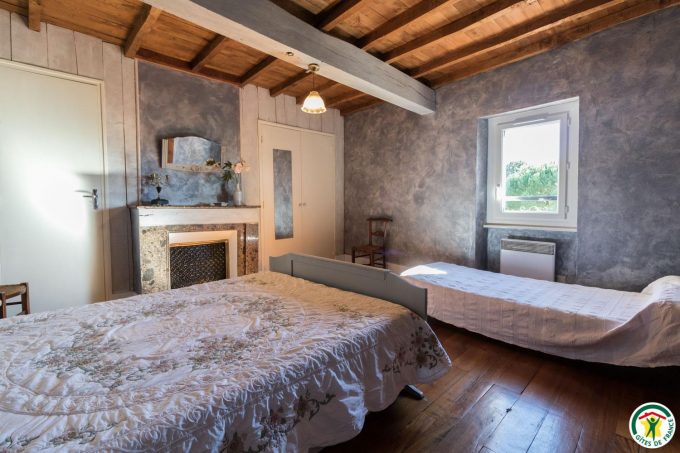 31G100135-6533ad0cac8a4435ba743244ebe3365e