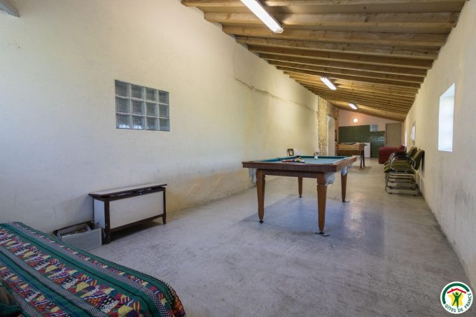 31G100135-946ba314ec4848be8997ba331d22be98