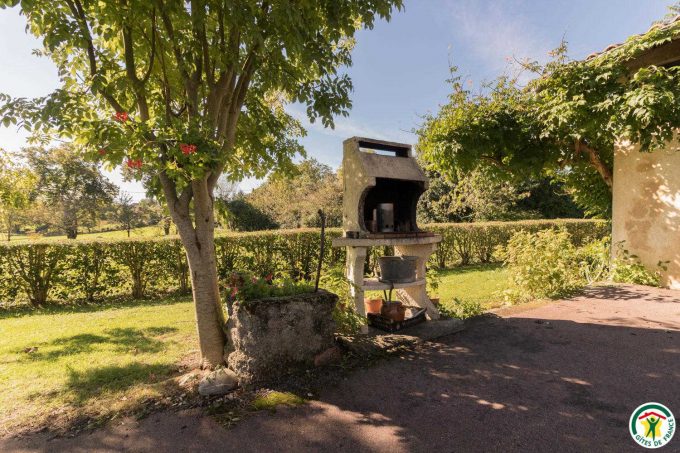 31G100135-a78b434360714c959a662af213c8bc7b