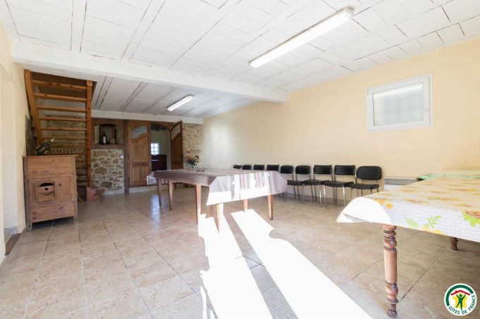 31G100135-ad1b41666d8847f29f5a4f09164206d8