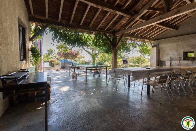 31G100135-adebd21dd40444b490e9874d3882be8c