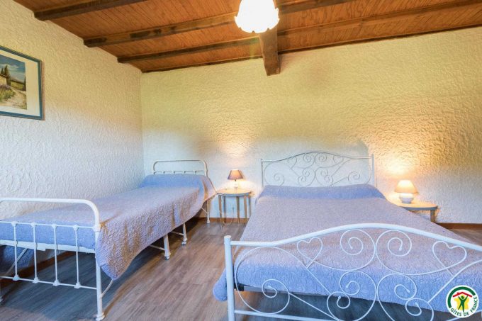 31G100135-b0c62a04f45548bd872515855110f745