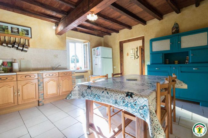 31G100135-ca3c5e7c903f42ae8ace1fb36c09becd