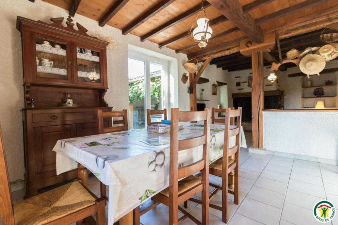 31G100135-f61c6c58316041a8ba2a30640278d51e