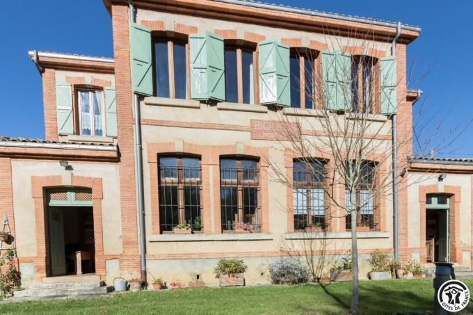 31G100211-096e3d6a6de3422b85a8d5b8b291dde0