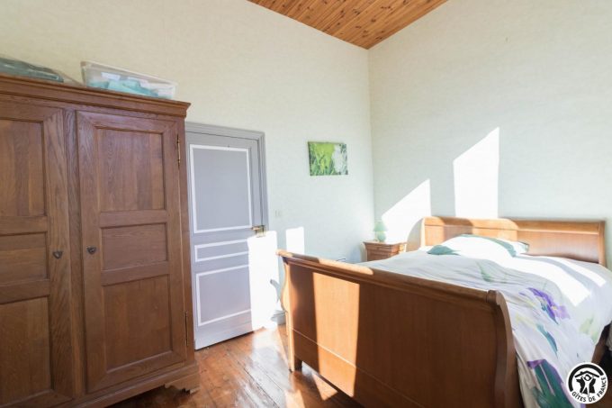 31G100211-607d324cc7fe405db12368656c0eeedd