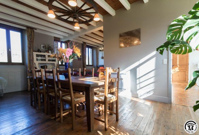 31G100211-6c38b18784cb434897e865bfff894e0a