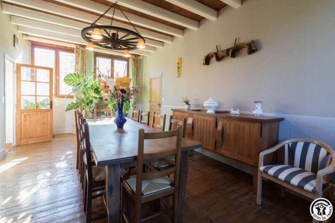 31G100211-955ba9c0368a4b82a0de635b5c837d19