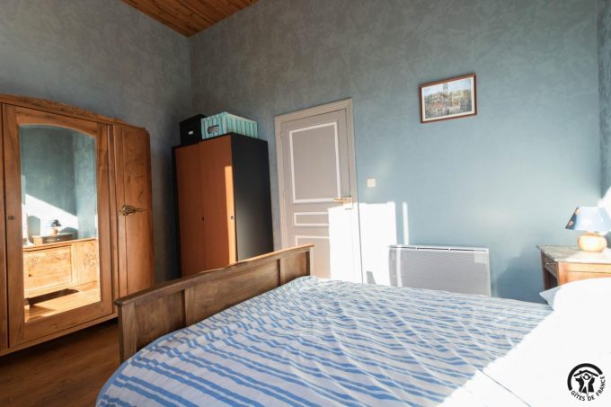 31G100211-e959ae35e2d54de6b5bb5a70ab8050a9