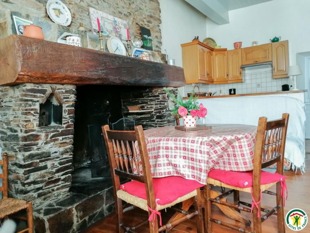 31G100241-e155942d947246039fe08833cfc30626