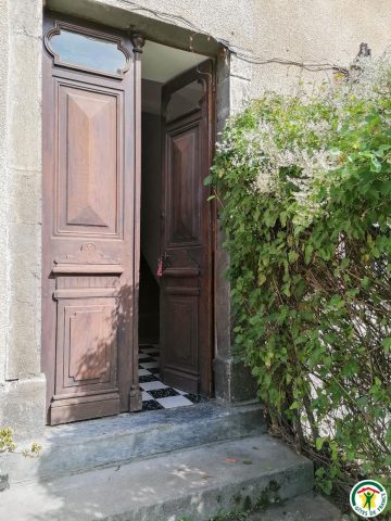 31G100241-e4a1f810486b4d538c161e15e86390e4