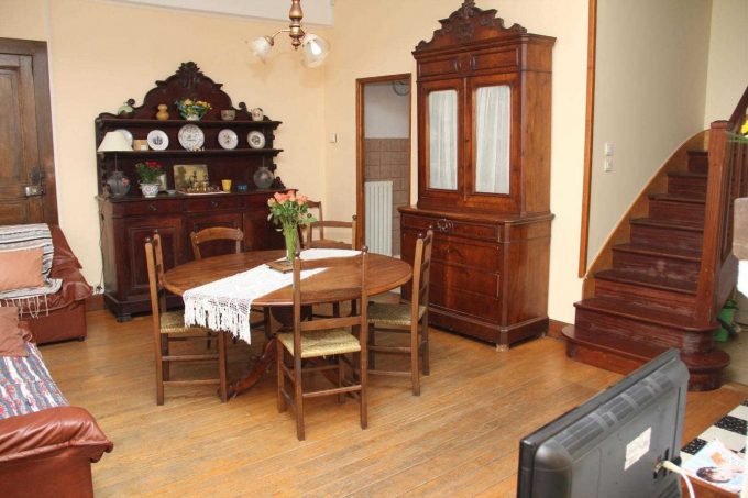 31G100242-05e7f8286e1d47418b2714c03fab9c14