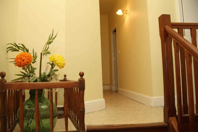 31G100242-f57c2712370d430c919e48a5c4353cb5