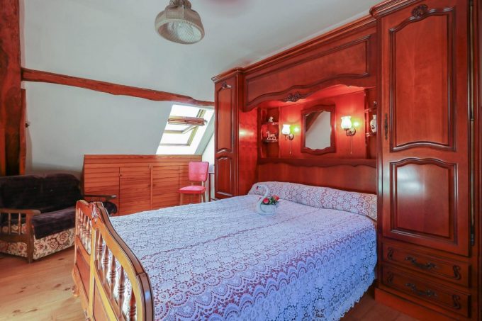 31G100245-8d27f5456fd54e768e1242c026381b55