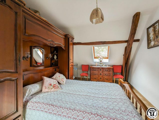 31G100245-ae3b16761c894d808660ed981324e09a