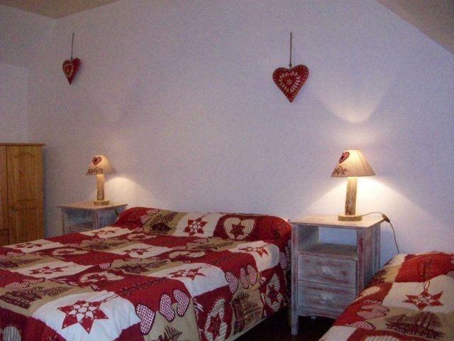 31G100247-0d325d4db0cb4e4e9e8920099f825333