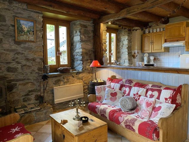 31G100247-2364365379774dcca9f8211291ac8ca0