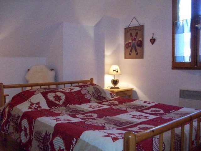 31G100247-41c9a1bc77fb4fcdad1df897e0e85bb0