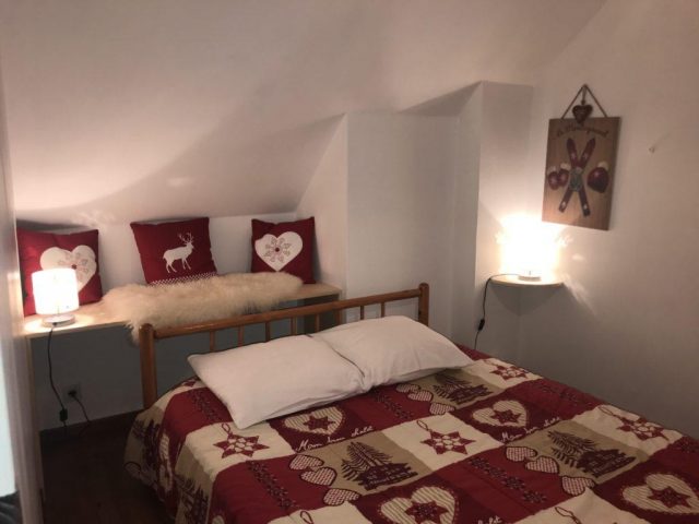 31G100247-6bd62cc02c9645828f023efe81f84edc