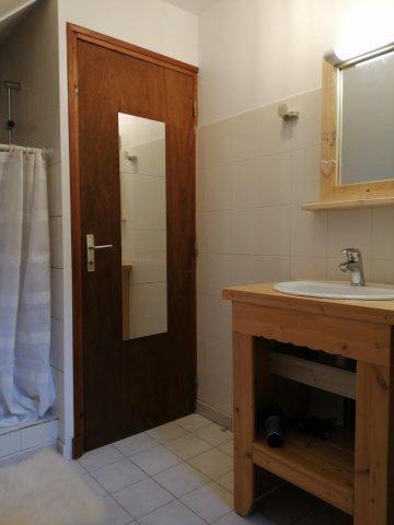 31G100247-abfcc45cf80945ce8c92ac60448084a8