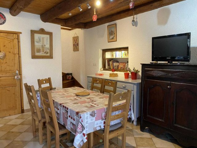 31G100247-f9bec936750e492999498887c16f8ccc