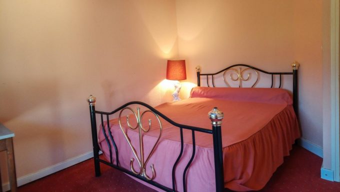 31G100248-09f8fa90a96140d595bb0824c5ce5b07