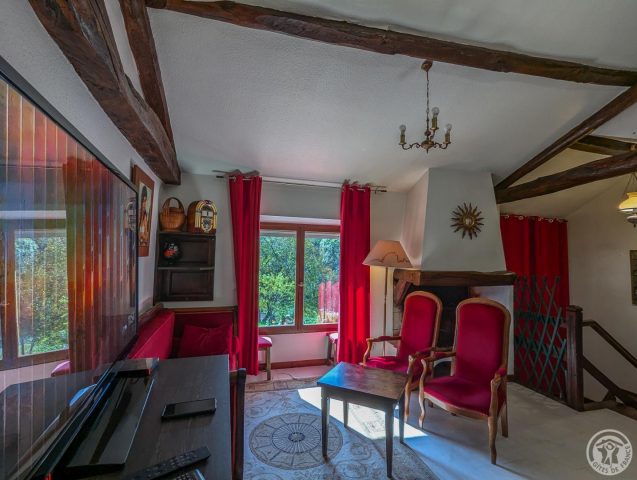 31G100248-811b25b07ab24467907ae0a849e27c38