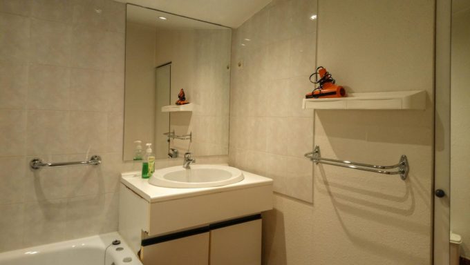 31G100248-b73550966ea3431c8768715b7353d762