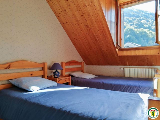 31G100251-48ae78a0f394485ba54e8e8098c5d5b3