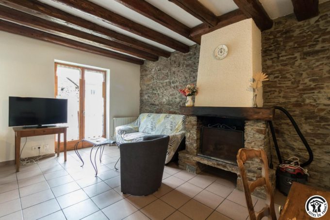 31G100251-78642455fa2d4a269f641b993ec4f141