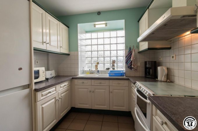 31G100251-a68b4401b56343c989a488cb4a10cf9e