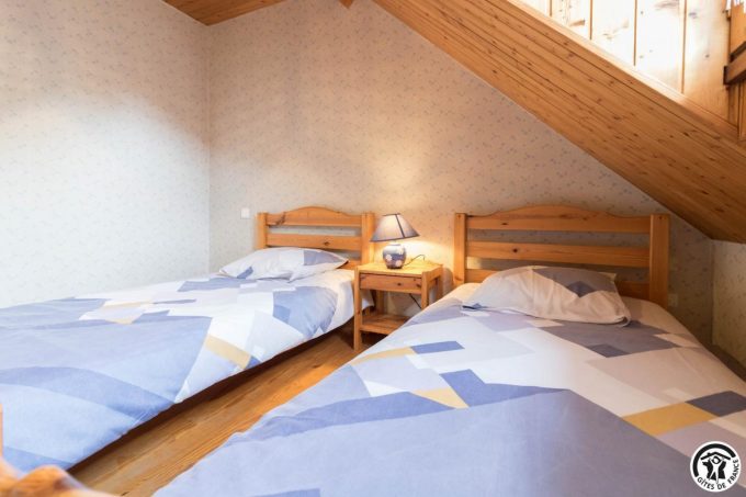 31G100251-e0b4d2b73b044de38dc77e71ab393e1e