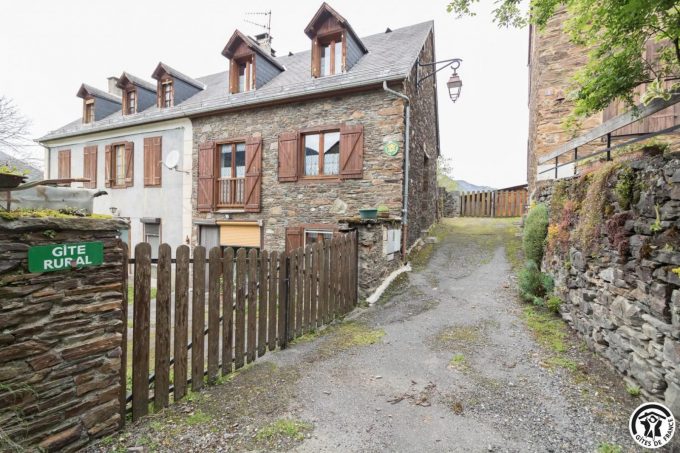 31G100251-f6d4d043dd534ce887125ca8f5d3ab2f