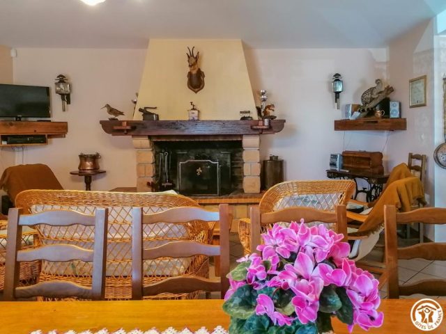 31G100253-2ef581f848674b6fa00318e9b8f11b59