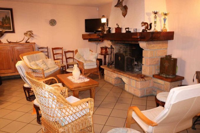 31G100253-449bcdb7c3694871a768bf3ac3ac9fde