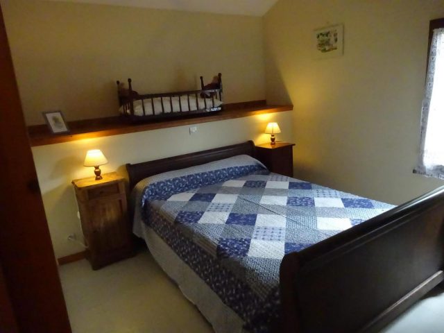 31G100253-464ed253bb4f47639509fb3264401290