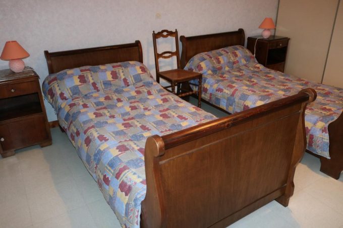 31G100253-bced9993e35c4d9e9bd13dd8e3bdc0e5