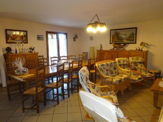 31G100253-dbcf57ad22664bb5bf1228f29d104ef1