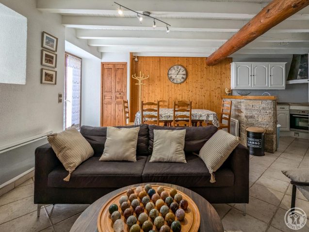 31G100254-e6855f55bff848aba2b7497e2219344b